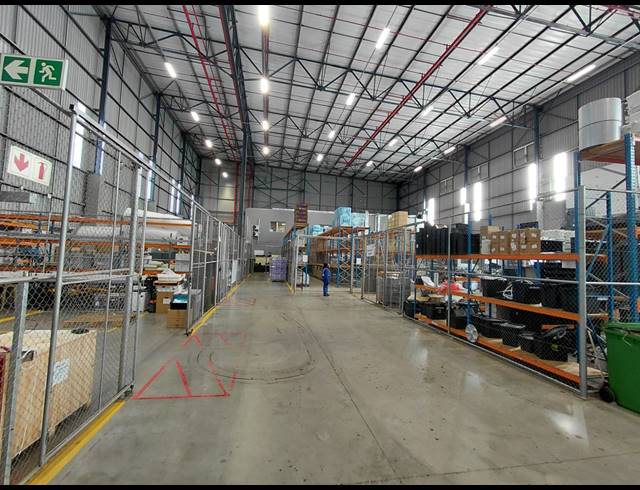 2,016M² WAREHOUSE TO LET IN POMONA